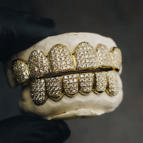 20 Rappers who wear Grillz (Not Limited to Gold Ones).